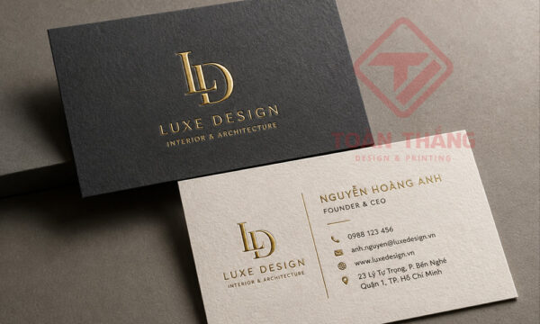 Mẫu namecard giấy mỹ thuật ép kim logo và tên thương hiệu.
